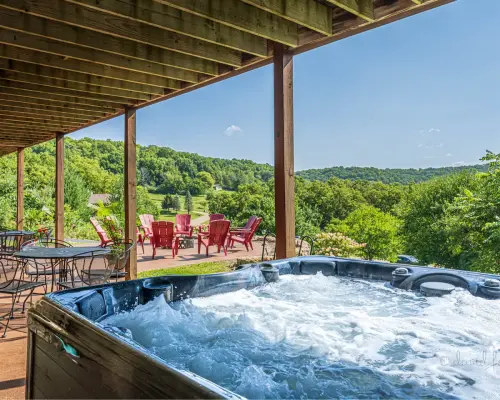 Jacuzzi with a scenic view.